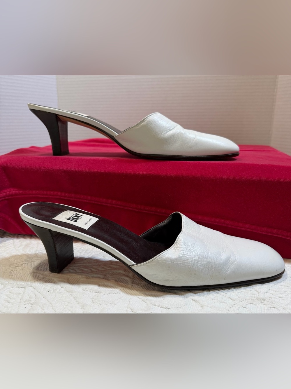 DKNY White Leather Kitten Heel Mules Size 9.5 Made in Spain